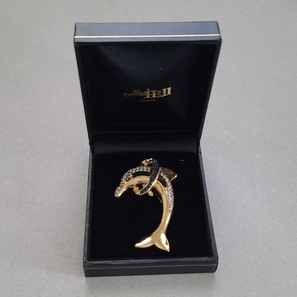Fifth Avenue Collection of Jewellery, Dolphin Pin - Picture 1 of 7